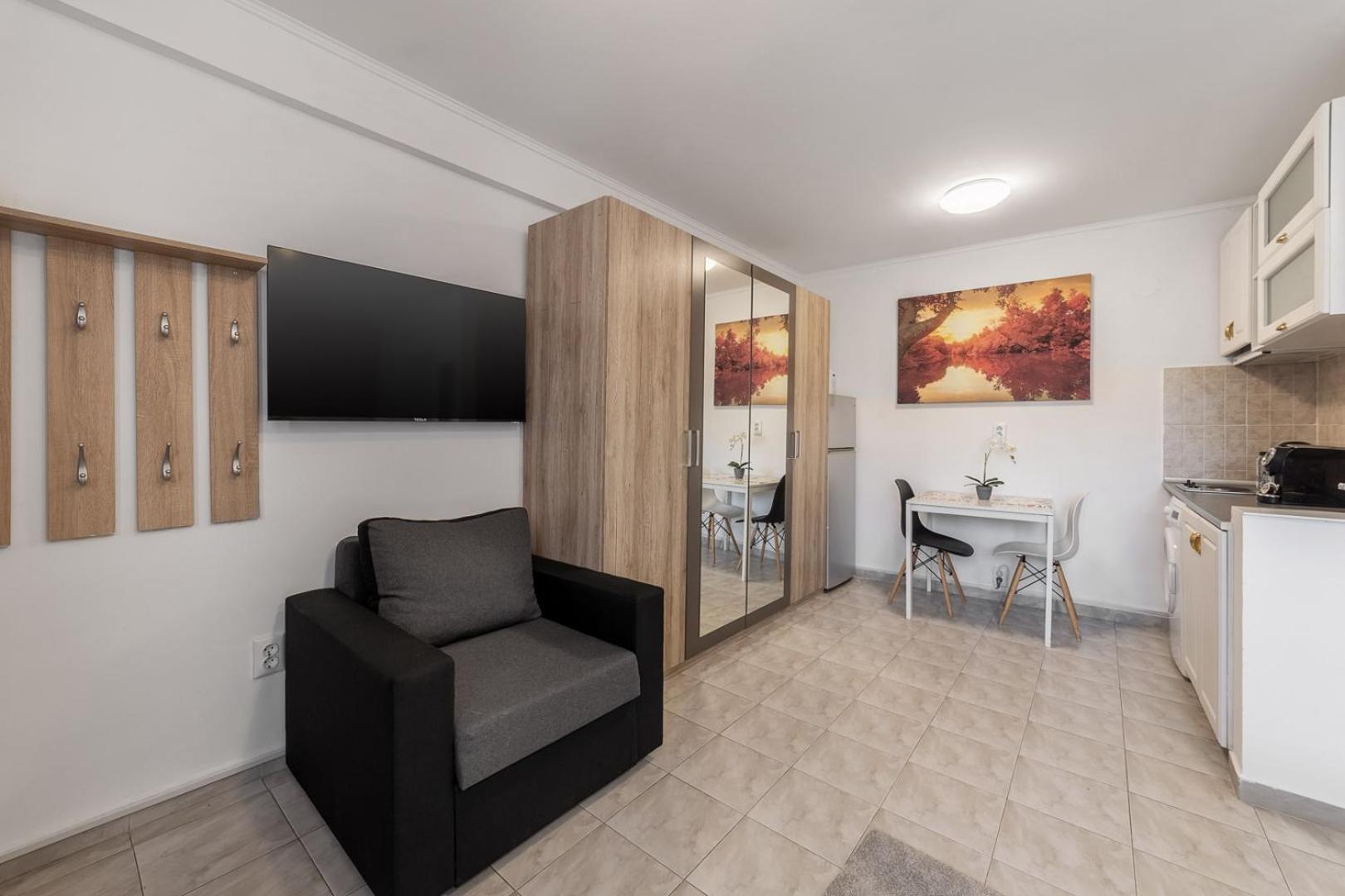 Downtown Victoria Studios By Citybookings Bukarest Exterior foto